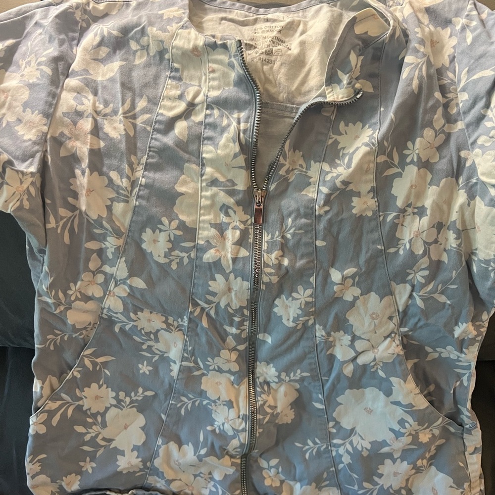 Jaanuu scrub top